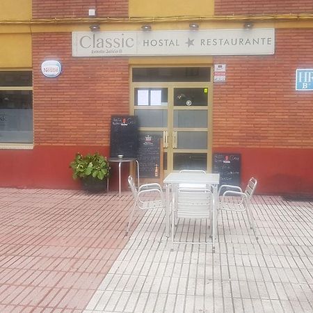 Hostal Restaurante Classic Columbrianos Exterior photo